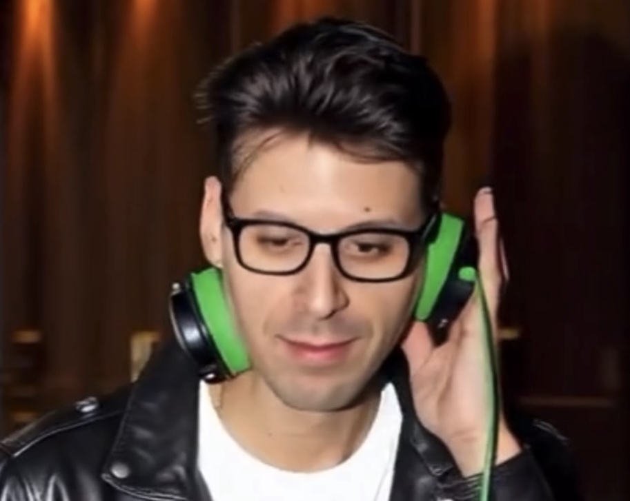 "House music with experience. Tech house with identity."